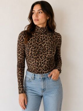 H&M Leopard Print Turtleneck Long Sleeve Top